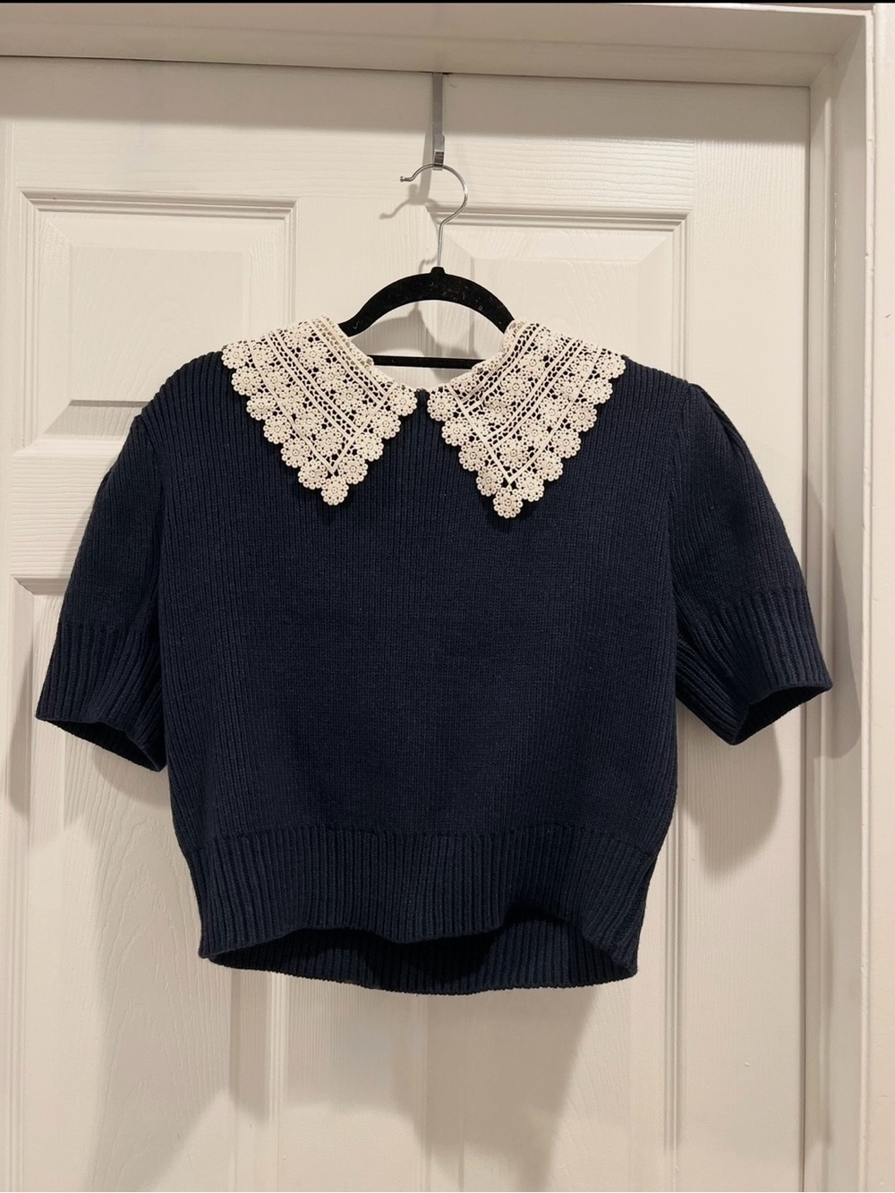 Gorgeous 💙 Caroline Constas Navy Knit Sweater with Crochet Collar +Puff Sleeves! - Picture 2 of 3